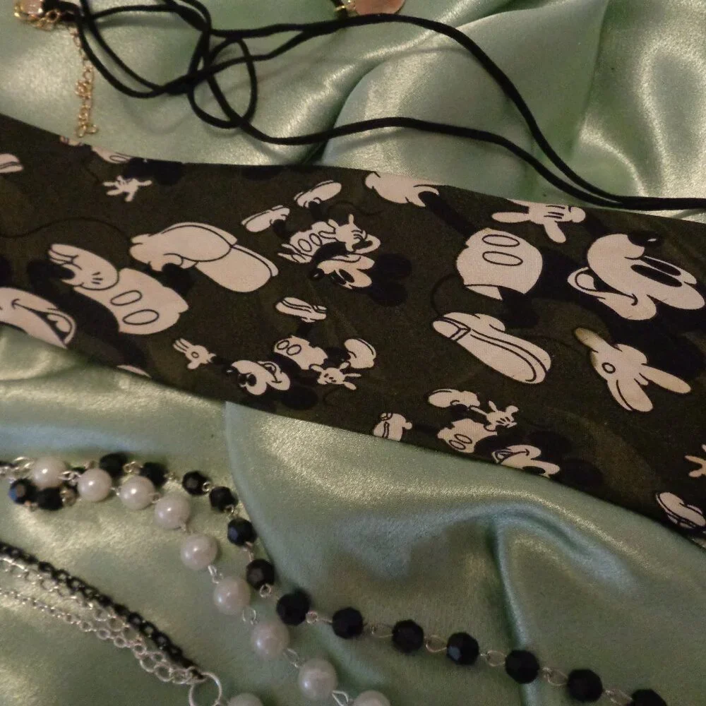 VINTAGE MICKEY TIE & 2 NEW NECKLACES MADE TO LOOK RETRO LOT